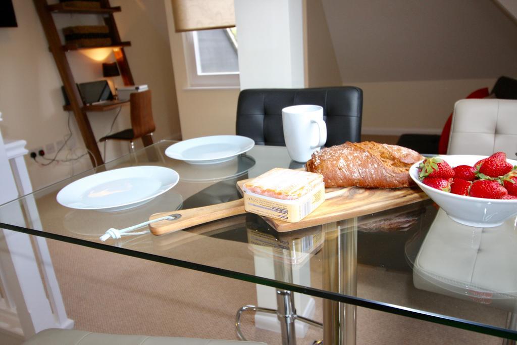 Amberblue@Epsom Apartman Kültér fotó