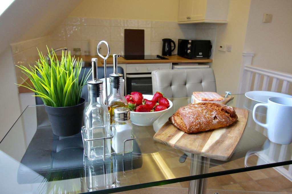 Amberblue@Epsom Apartman Kültér fotó