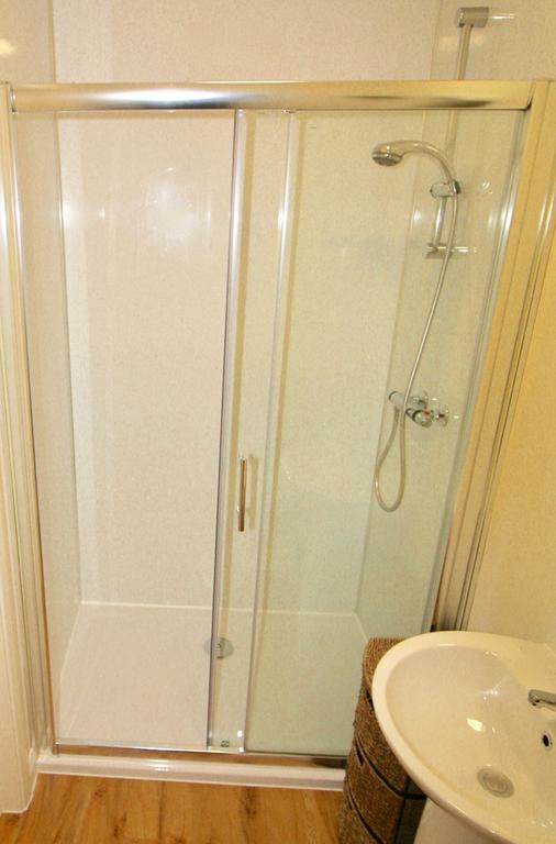 Amberblue@Epsom Apartman Kültér fotó