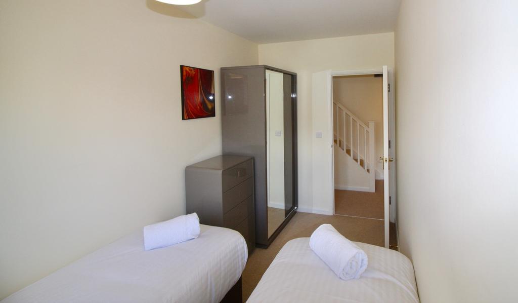 Amberblue@Epsom Apartman Kültér fotó