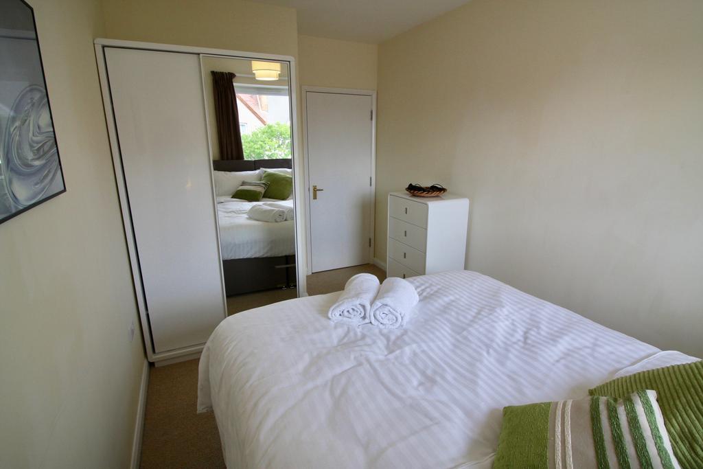Amberblue@Epsom Apartman Kültér fotó