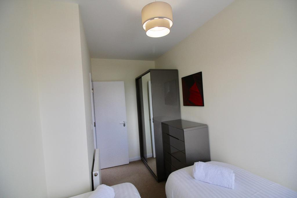 Amberblue@Epsom Apartman Kültér fotó
