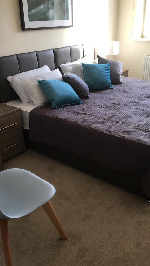 Amberblue@Epsom Apartman Kültér fotó